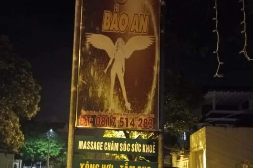 Tóm 'nóng' 6 đôi nam nữ đang mua bán dâm, massage kích dục