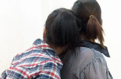 Chủ chứa mại dâm vác bụng bầu hầu tòa