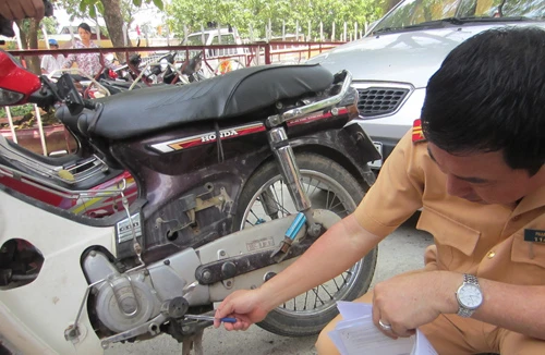 Sang tên đổi chủ, phát hiện xe trộm cắp