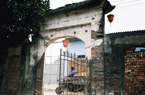 Hỗn mang kiến trúc làng Hà Nội: “Mỏi gối” tìm lại ngày xưa 