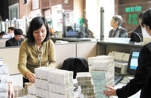 Đề xuất đánh thuế tiền gửi tiết kiệm: Bất hợp lý, thiếu khả thi