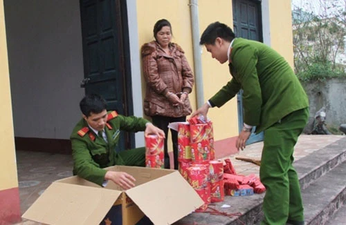 Bắt 6 vụ mua bán pháo nhập lậu