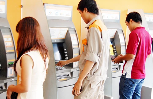 Gần Tết lại lo ATM không nhả tiền