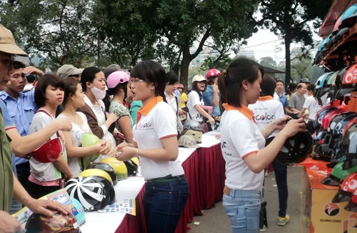 Mũ bảo hiểm trợ giá cũng có hàng giả