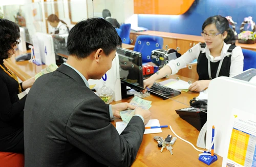 Lãi suất giảm khách hàng chịu thiệt