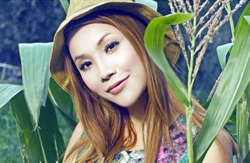 Ca sĩ Hồ Quỳnh Hương: Mệt mỏi vì tin đồn