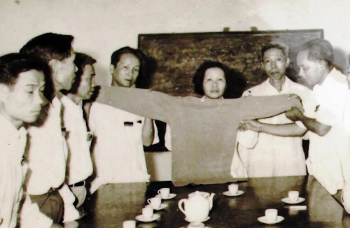 Chiếc áo len của Bác Hồ và “mùa đông binh sĩ”