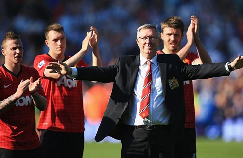 Moyes ra đi, Fergie trở lại?
