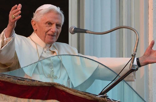 Giáo hoàng Benedict XVI chính thức từ nhiệm