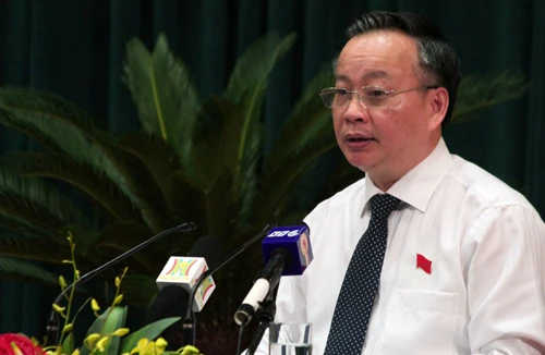 Vì sao chợ hiện đại đìu hiu?