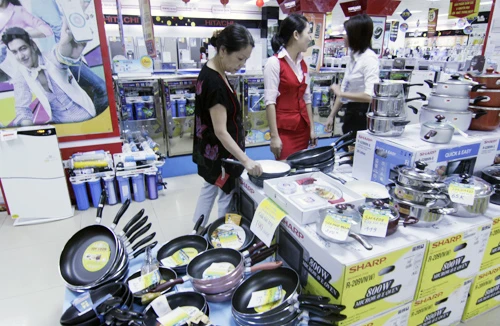 Doanh nghiệp và người tiêu dùng: Không thể lợi dụng quá giới hạn