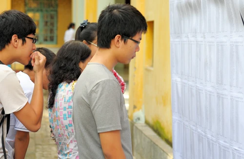 Kết quả thi cao, điểm chuẩn tăng vọt