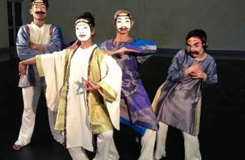 Biểu diễn kịch hình thể kỷ niệm quan hệ Việt Nam - Nhật Bản