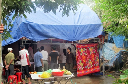 Lửa thiêu nhà 3 gian, một người chết cháy