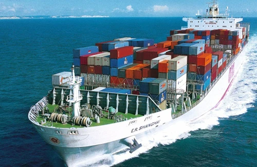 Đối mặt với biển khơi