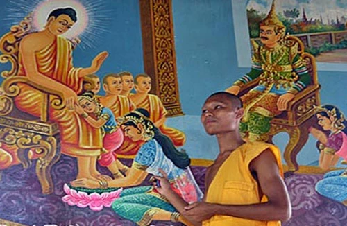 Đến chùa Kh’mer xem tranh Phật