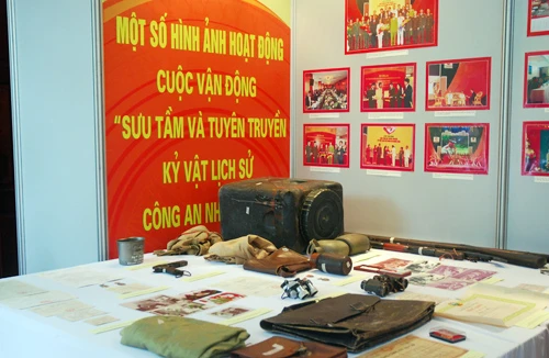Đợt I cuộc vận động sưu tầm Kỷ vật lịch sử CAND: Tiếp nhận 800 hiện vật 
