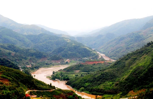 Kẻng Mỏ - ngọn nguồn của sông Đà trên đất Việt