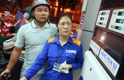 Tạm dừng lưu hành xăng A83