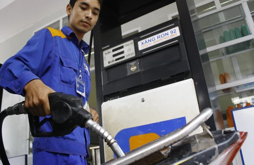 Buôn lậu xăng dầu gia tăng