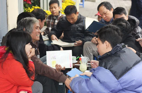 Độc đáo chợ tem hè phố