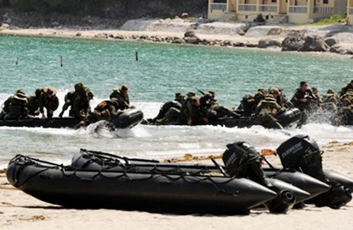 Thượng viện Mỹ: Lên án hành động đe dọa hoặc sử dụng vũ lực trên biển