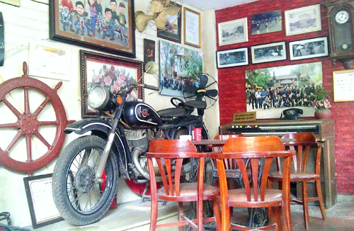 Cà phê “không giống ai” ở Hà Nội