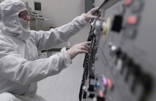 Nên bảo lãnh trường đại học thay vì giải cứu ngân hàng