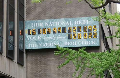 Cuộc chiến nợ công