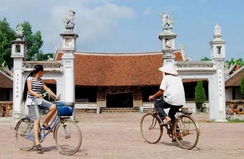 Đằng sau một lá đơn nghịch lẽ thường!