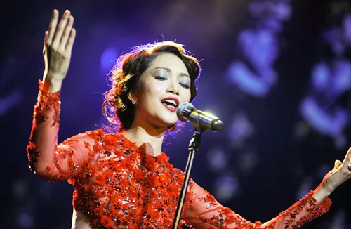 Ca sĩ Phạm Thu Hà: Rất sợ bon chen và thi cử