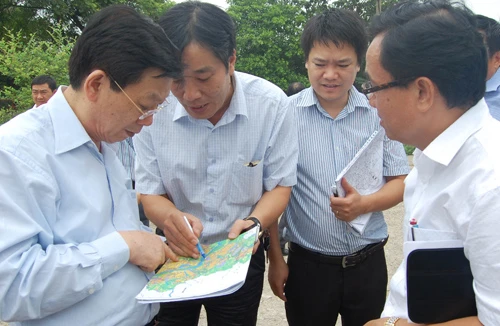 Chủ tịch UBND TP kiểm tra các điểm đỗ xe