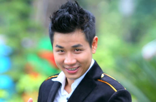 MC Nguyên Khang: “Ế trong tư thế... ngẩng cao”