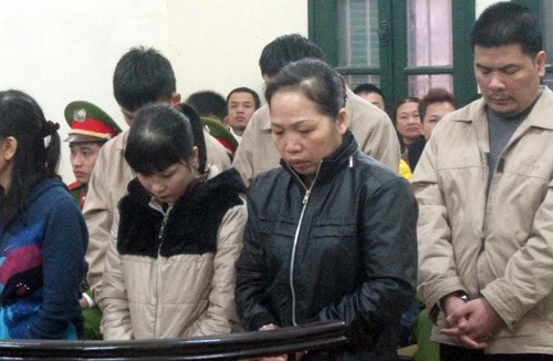 Phát hiện ổ nhóm ma túy từ thùng carton vô chủ