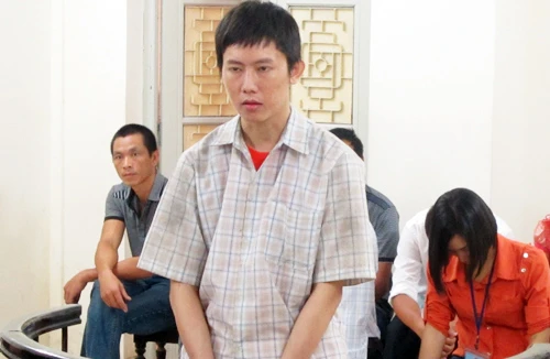 Lấy tài sản của công ty đưa vợ bán