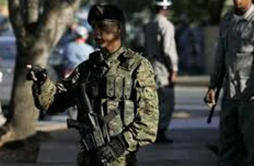 Quân đội cam kết ủng hộ Phó Tổng thống Nicolas Maduro