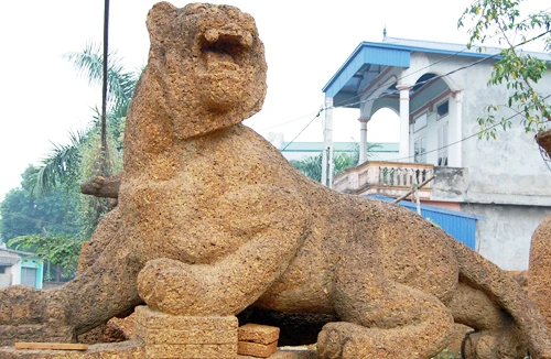 Về xứ Đoài, thổn thức đá ong