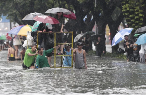 Mưa dữ dội tại Trung Quốc, hơn 100 người thiệt mạng