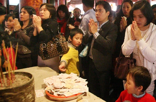 Tiền công đức phải được dùng đúng mục đích