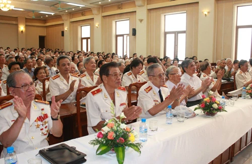 Gặp mặt Câu lạc bộ sỹ quan hưu trí công an Hà Nội