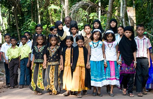 Bí ẩn ngôi làng có 250 cặp sinh đôi