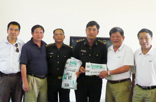 Báo An ninh Thủ đô thăm Đồn Biên phòng Y Tý (Lào Cai)