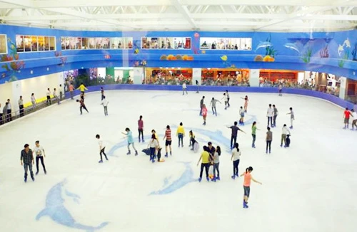 Khai trương Vincom Mega Mall Royal City: Đón hàng vạn khách mua sắm, vui chơi đầu tiên