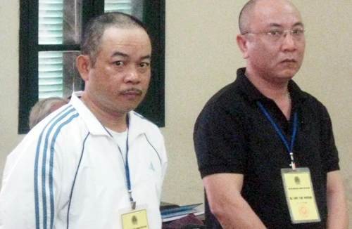 Hai “cò đất” hầu tòa