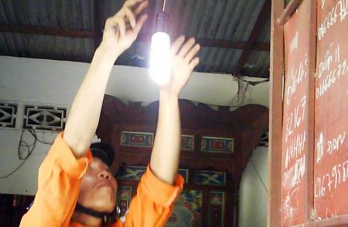 Sẽ thiếu điện nếu lãng phí