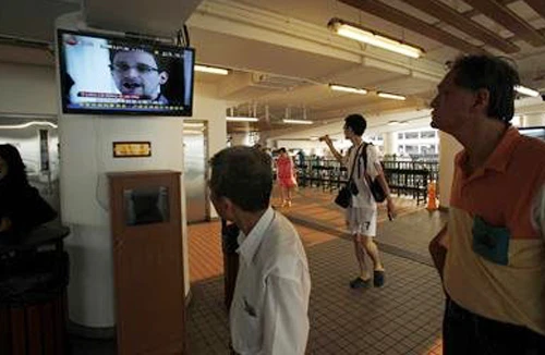 Mềm nắn, rắn buông