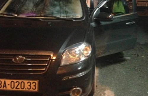 “Nhồi” gà lậu trong xe ô tô 4 chỗ