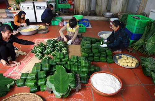Tết sớm ở làng bánh chưng
