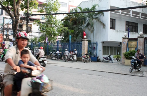 Quyết liệt dành đất xây trường học