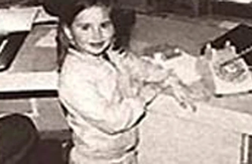 Cô bé đáng thương